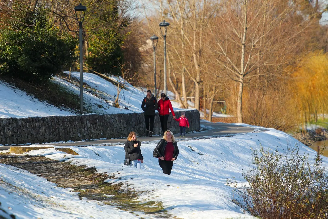 klikom uz muru 24.11 (12) klikom uz muru 24.11 (12)