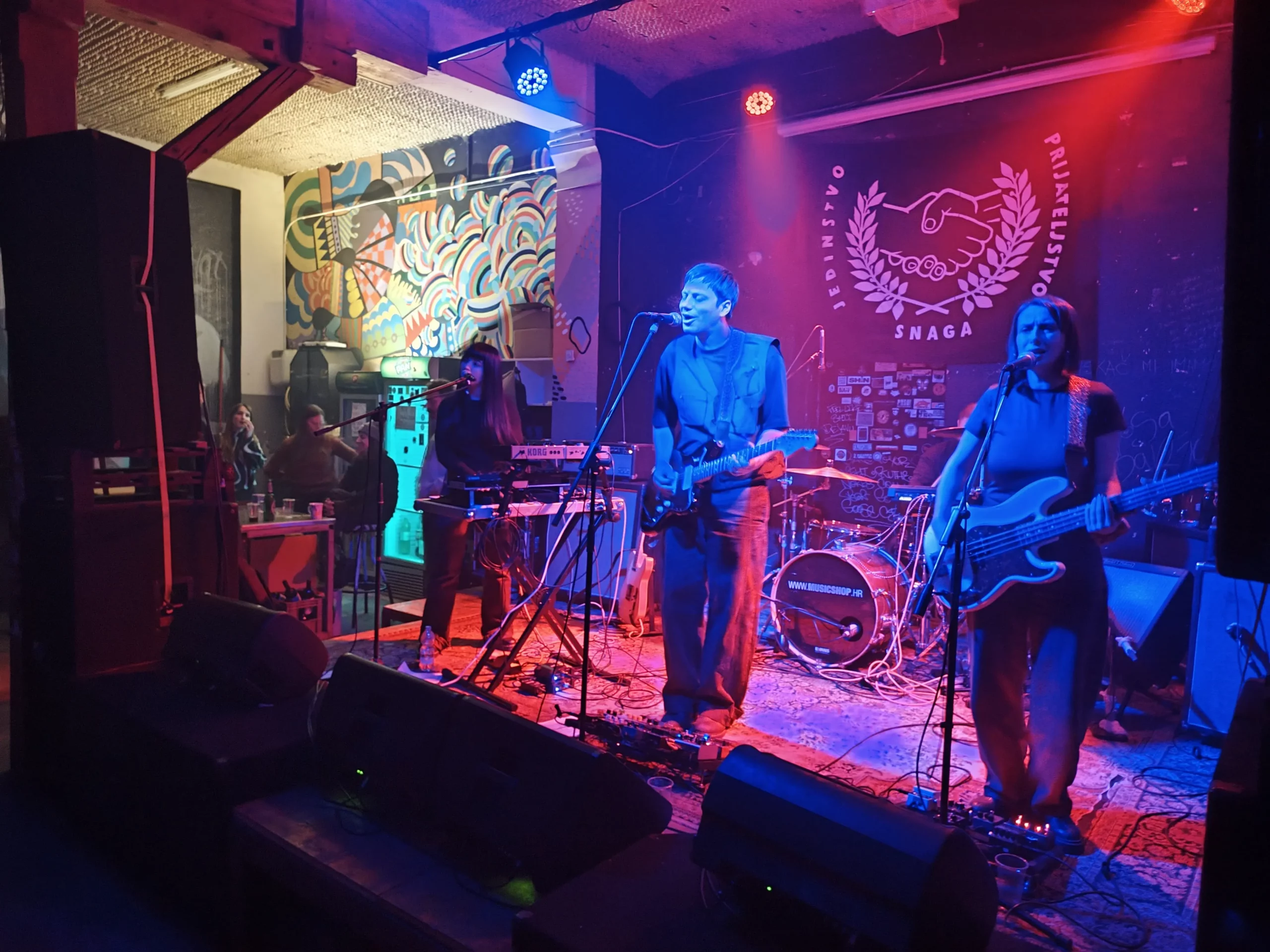 koikoi (23) koikoi (23)