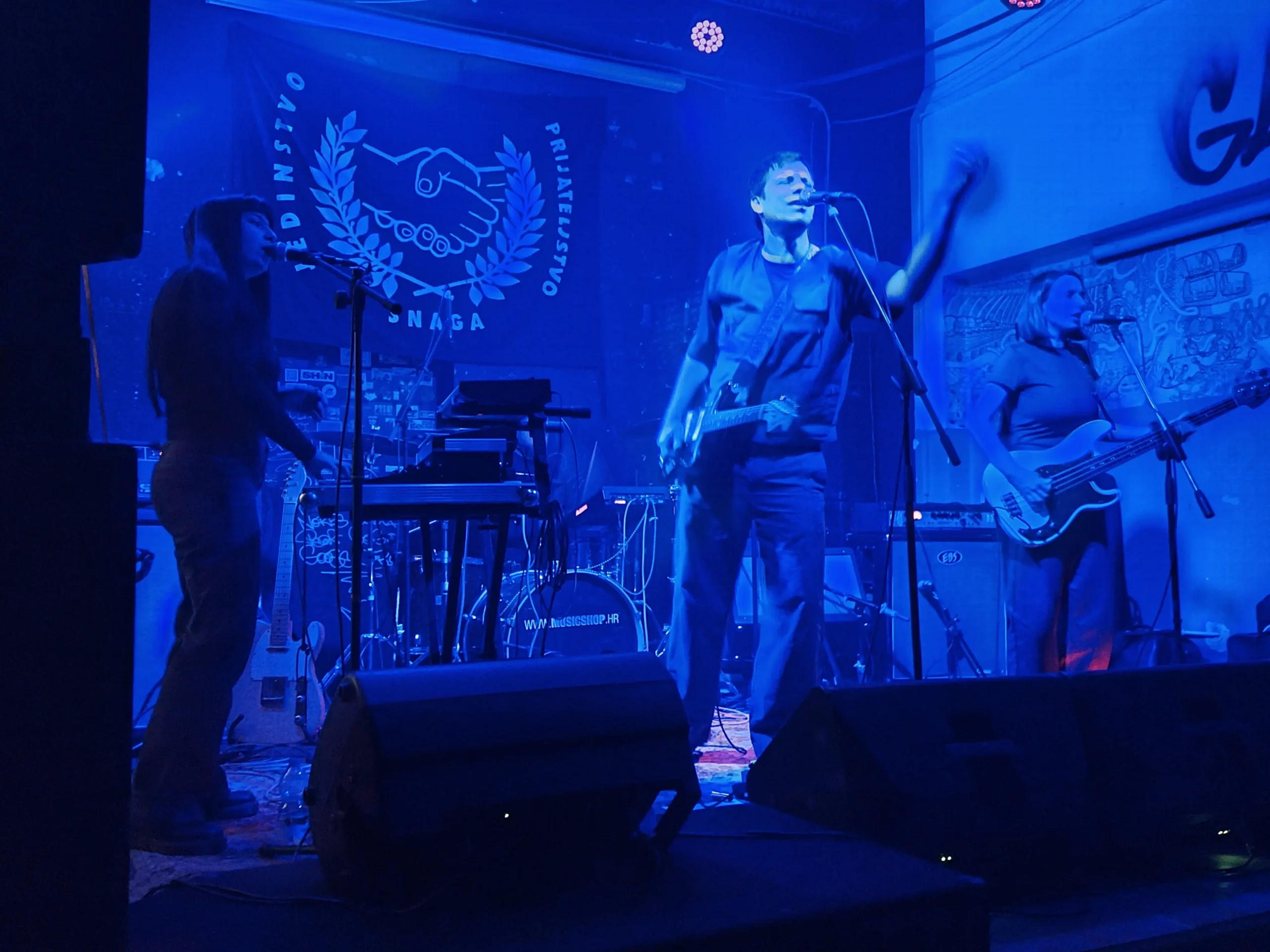 koikoi (24) koikoi (24)