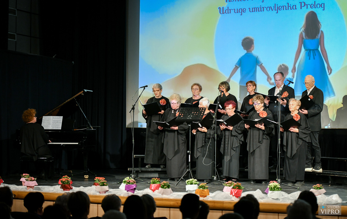 koncert majčin dan, pjevački zbor udruge umirovljenika prelog (13)