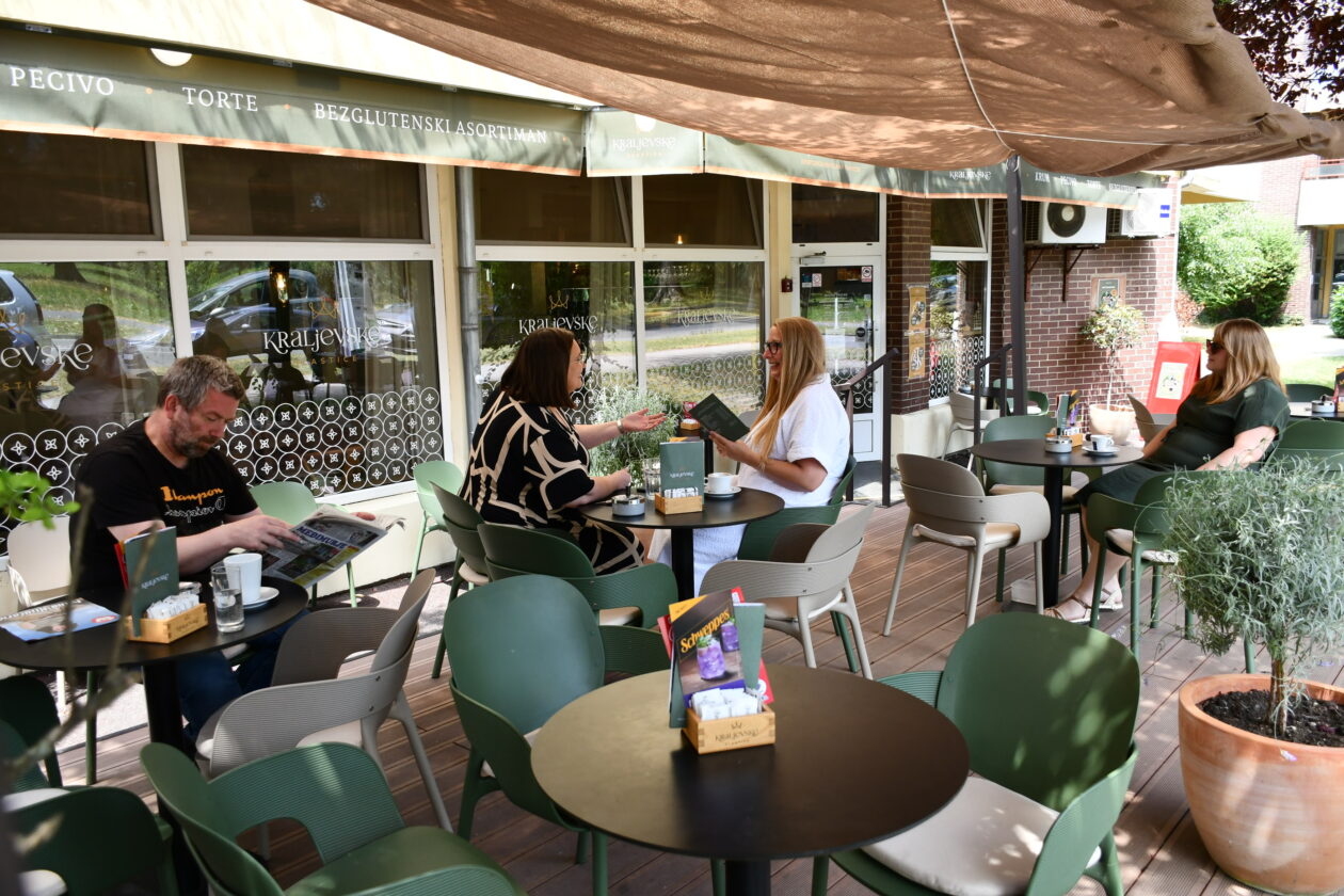 kraljevske slastice terasa (11)