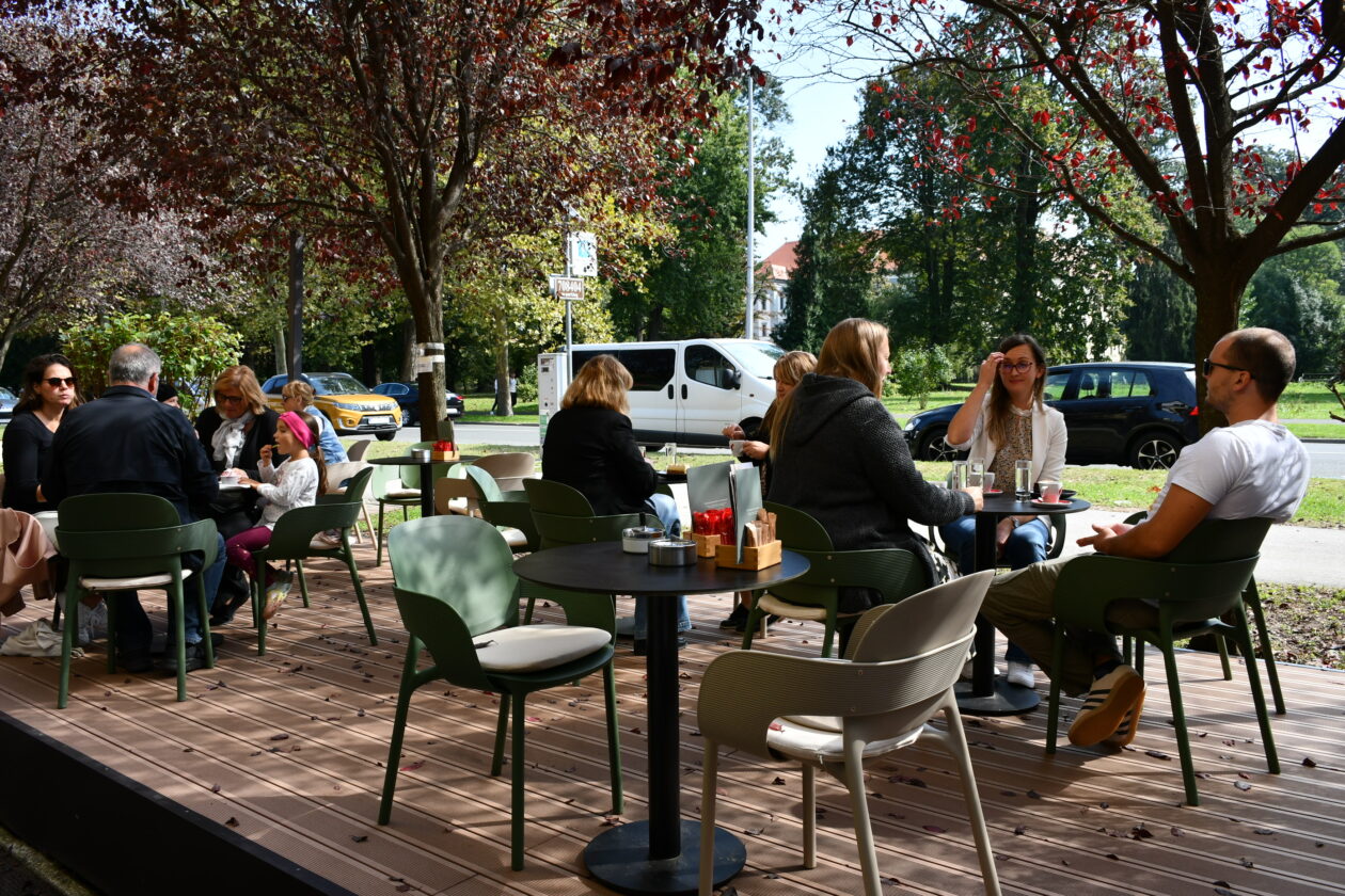 kraljevske slastice terasa 2