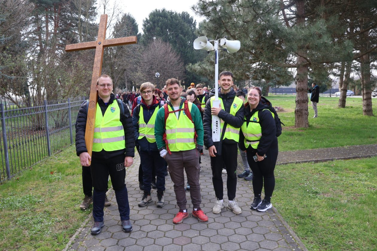 križni put mladih (26) križni put mladih (26)