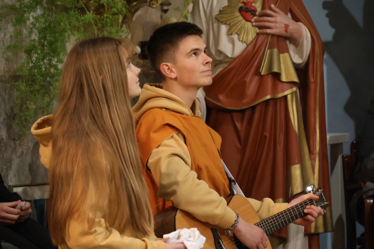 križni put mladih (3) križni put mladih (3)