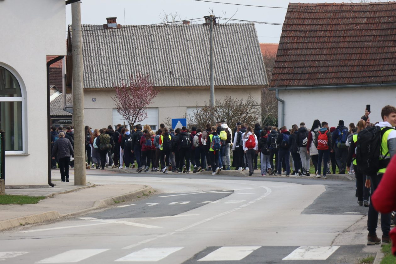 križni put mladih (37) križni put mladih (37)