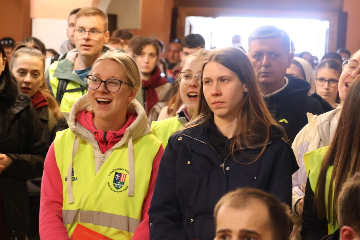 križni put mladih (76) križni put mladih (76)