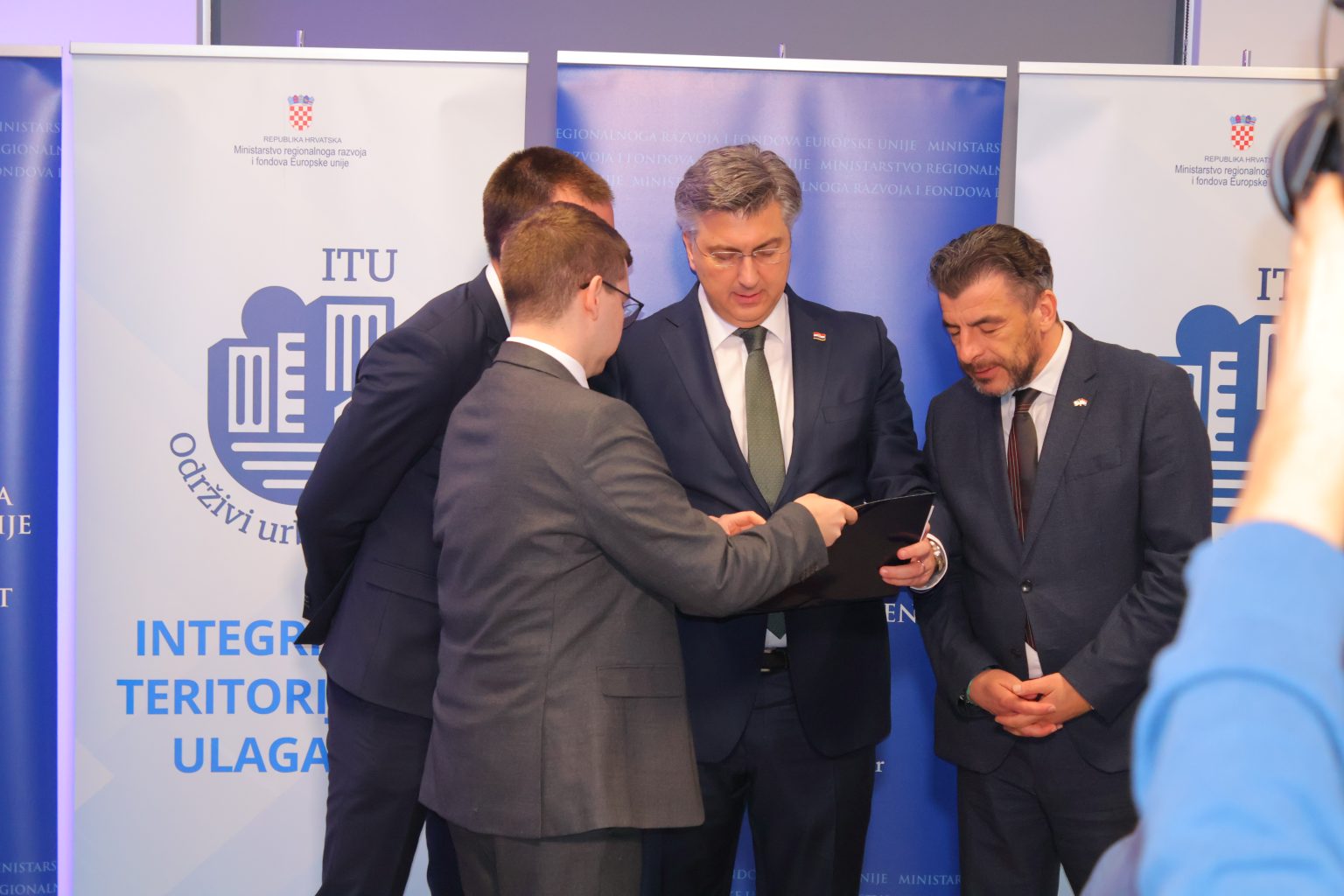 ljerka cividini, andrej plenković, ugovori (5)