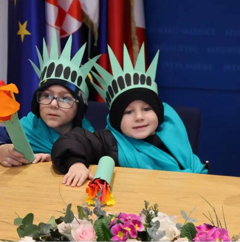 male maškare (1) male maškare (1)