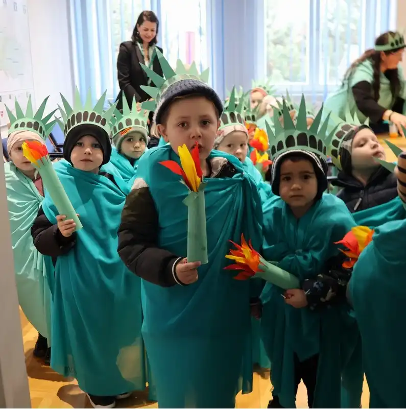 male maškare (2) male maškare (2)