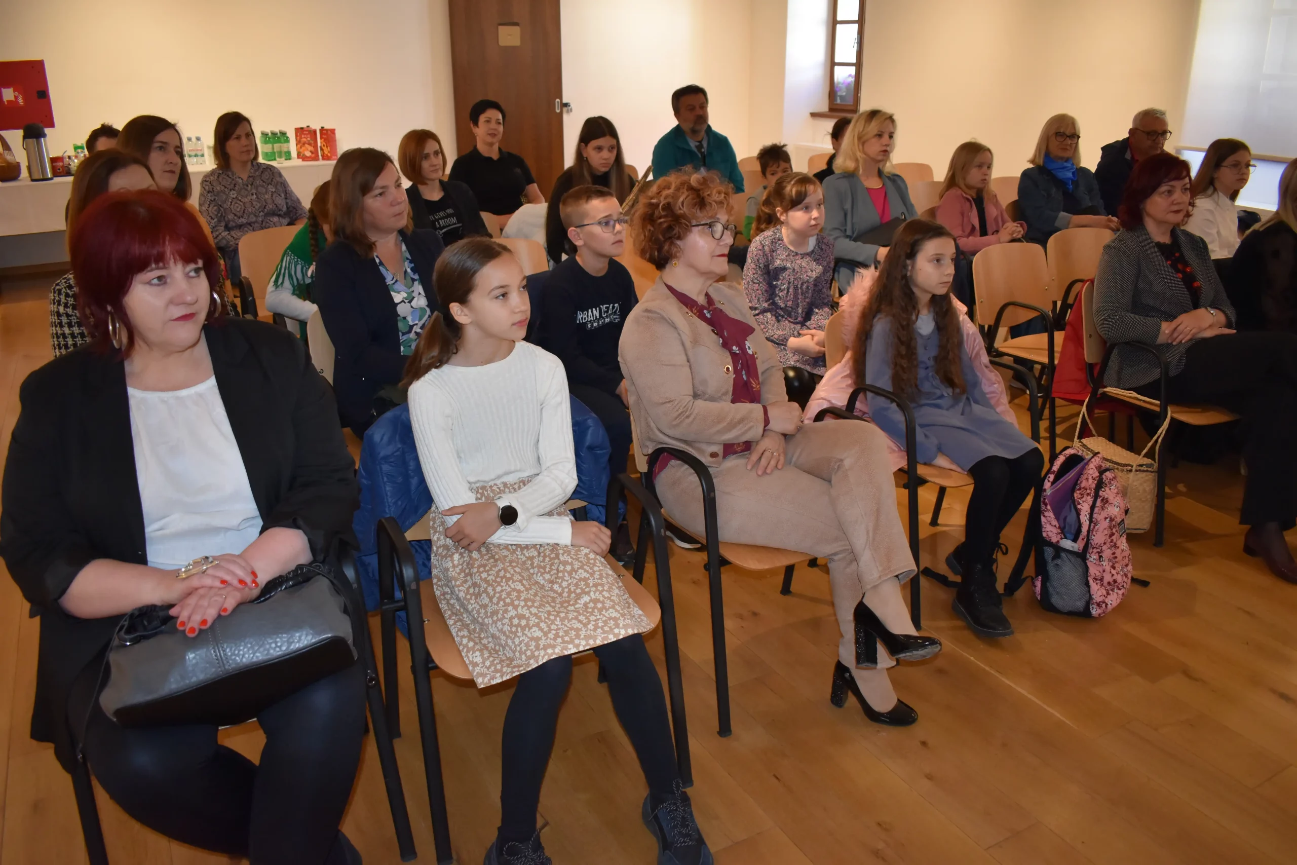 mali kustosi, 2024 (10) mali kustosi, 2024 (10)