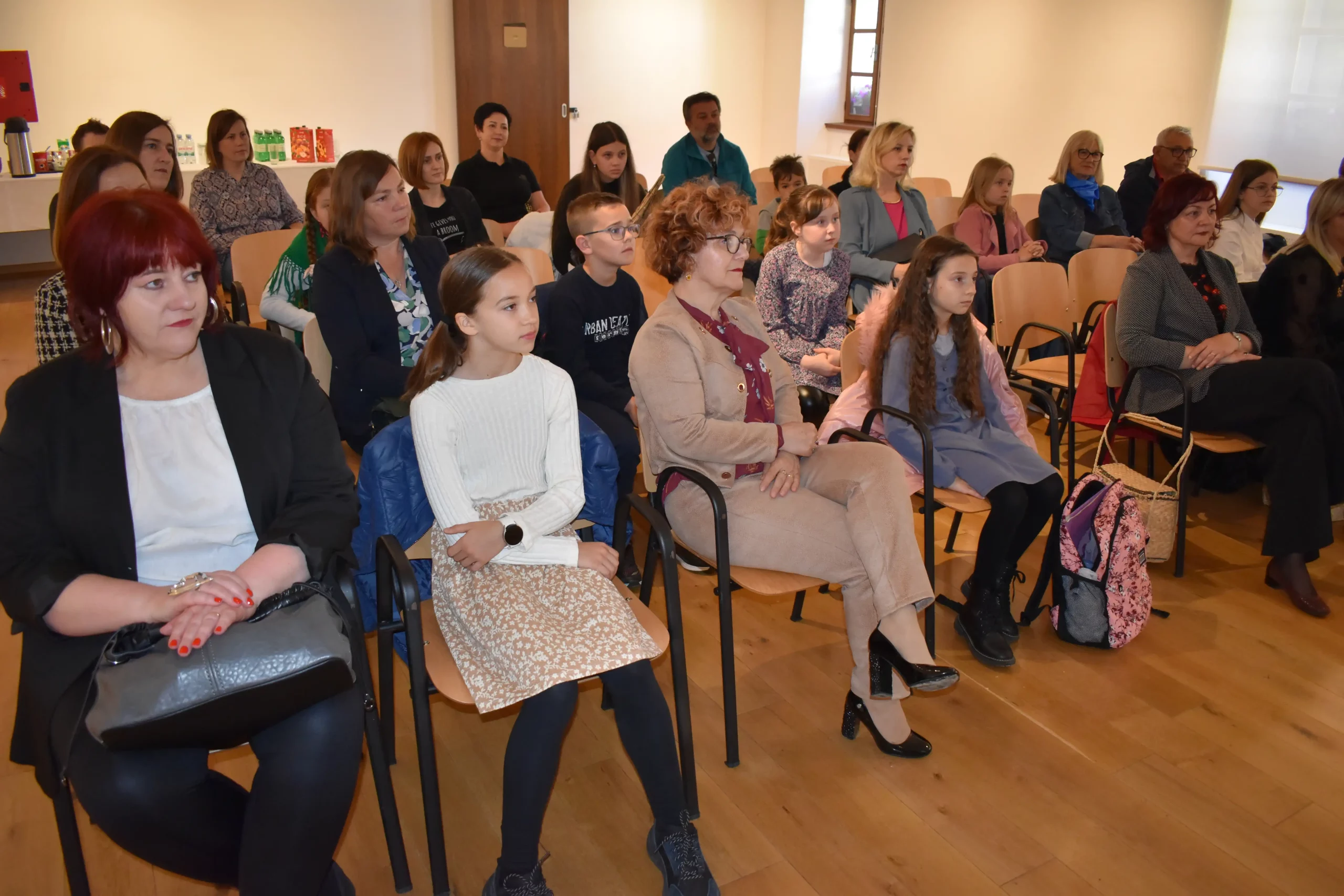 mali kustosi, 2024 (11) mali kustosi, 2024 (11)