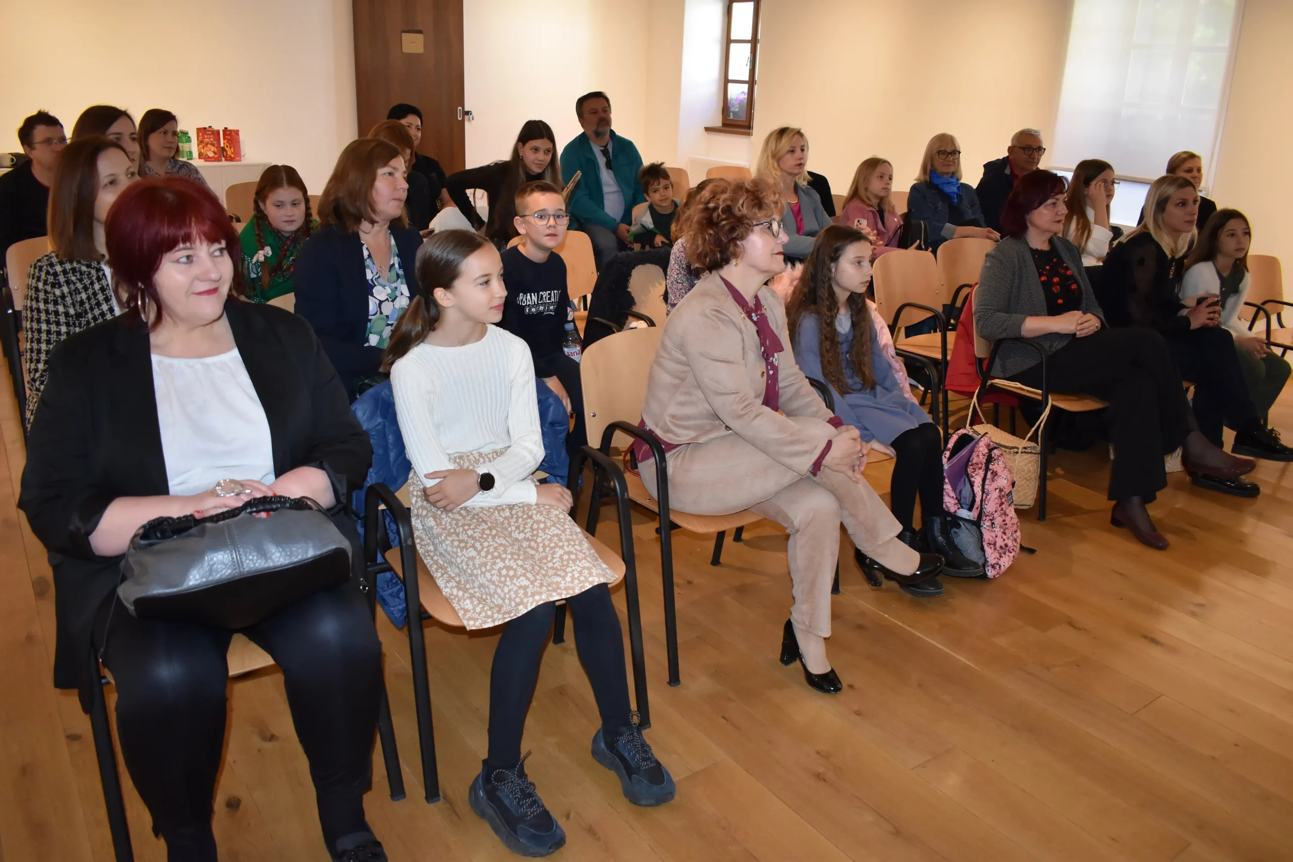 mali kustosi, 2024 (7) mali kustosi, 2024 (7)