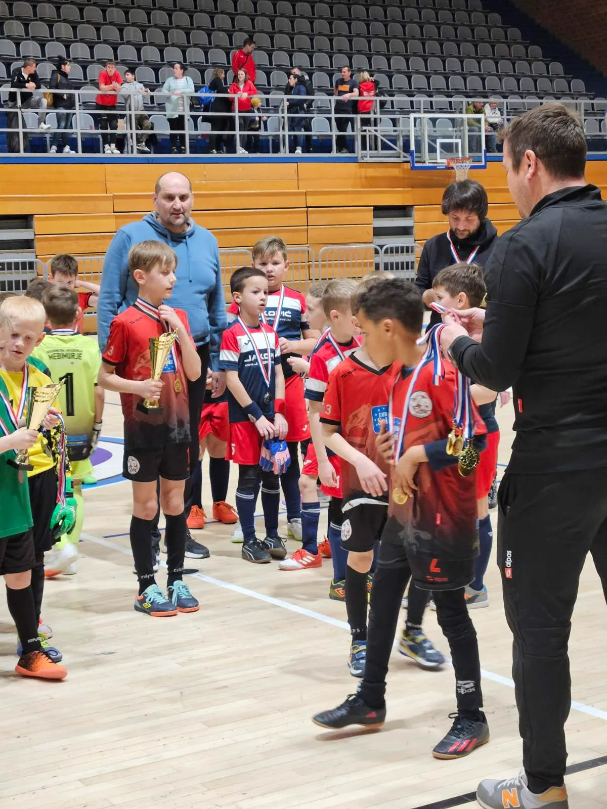 mali nogometaši (108) mali nogometaši (108)