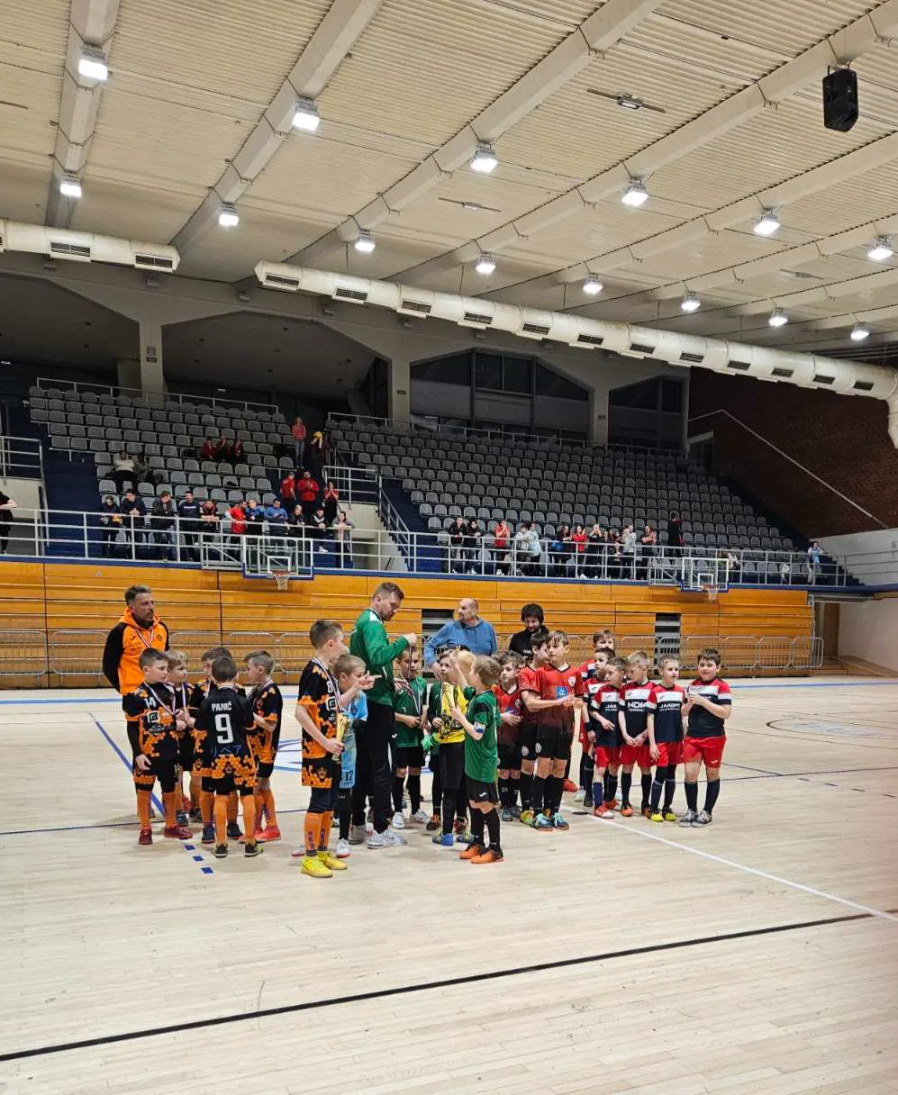 mali nogometaši (11) mali nogometaši (11)