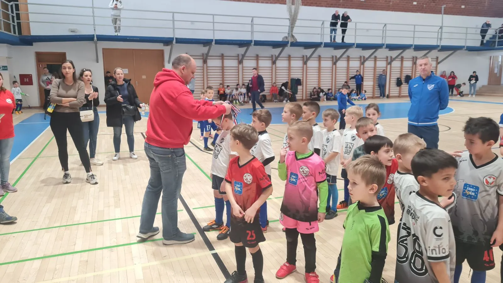 mali nogometaši (110) mali nogometaši (110)