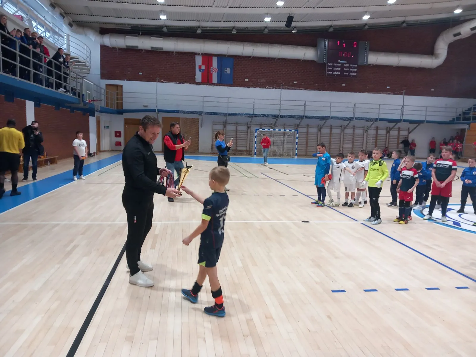 mali nogometaši (80) mali nogometaši (80)