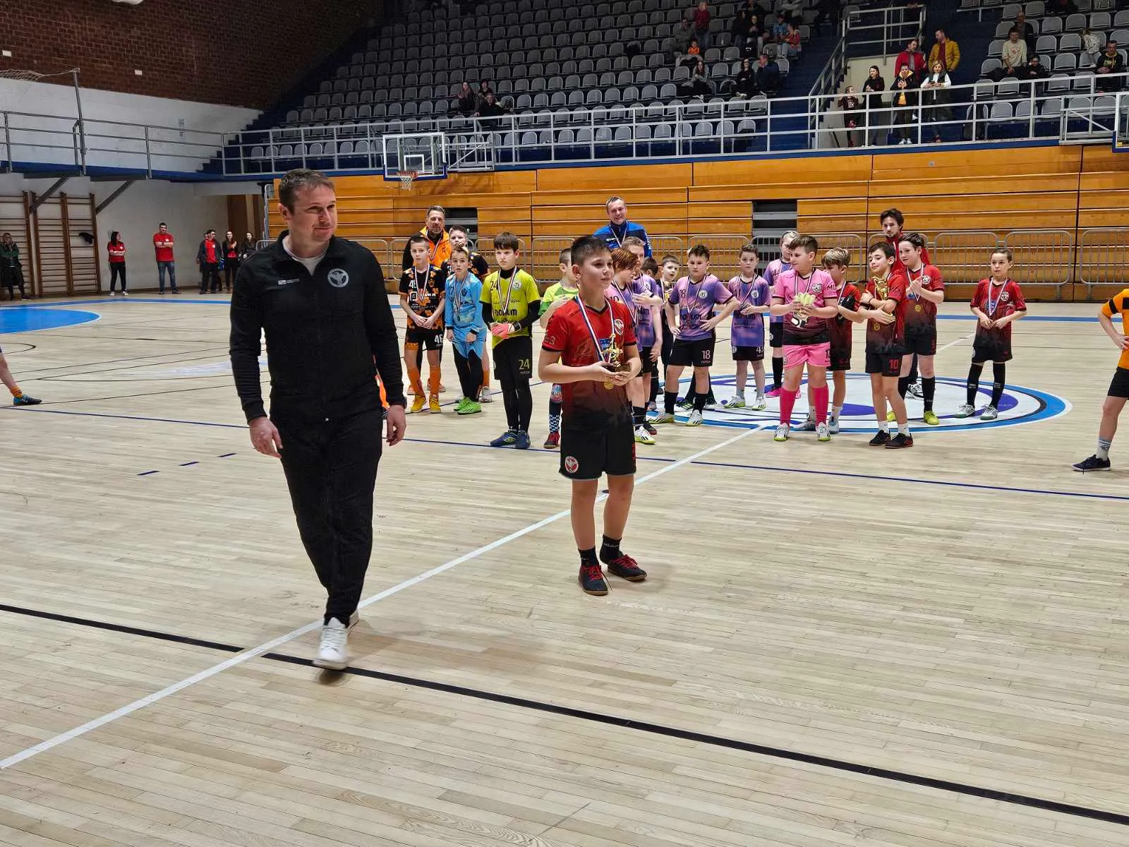 mali nogometaši (83) mali nogometaši (83)