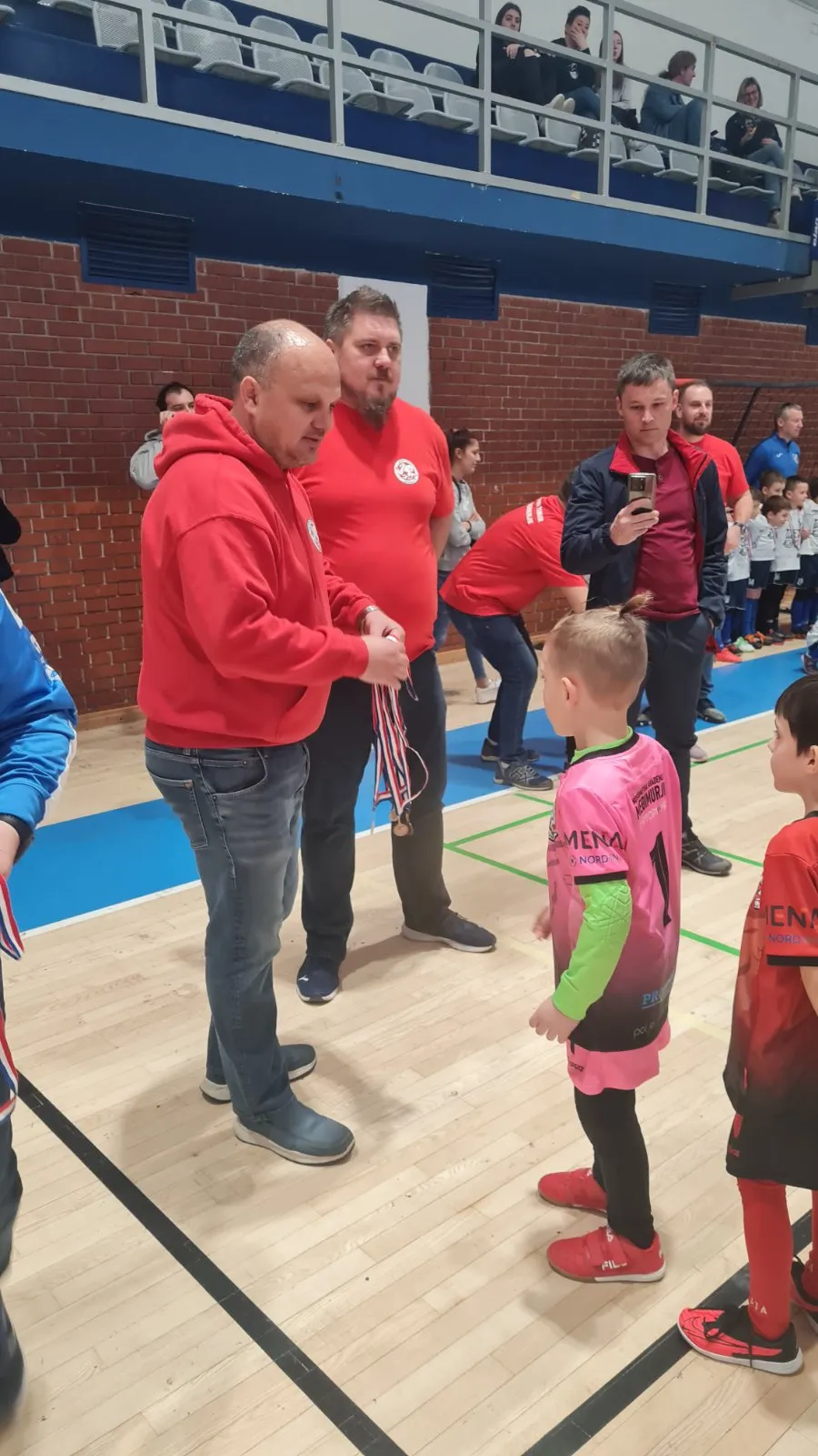 mali nogometaši (84) mali nogometaši (84)