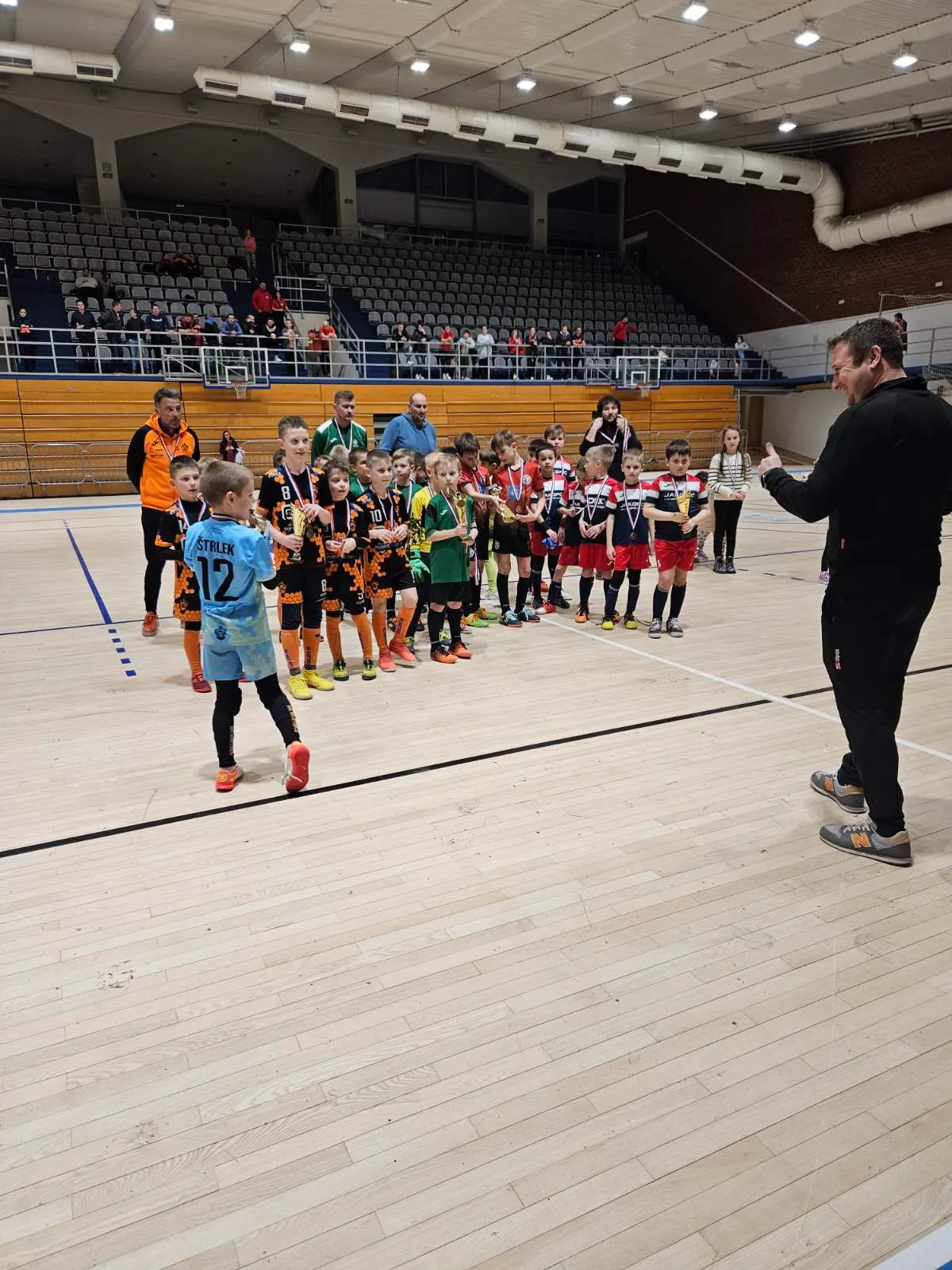 mali nogometaši (85) mali nogometaši (85)