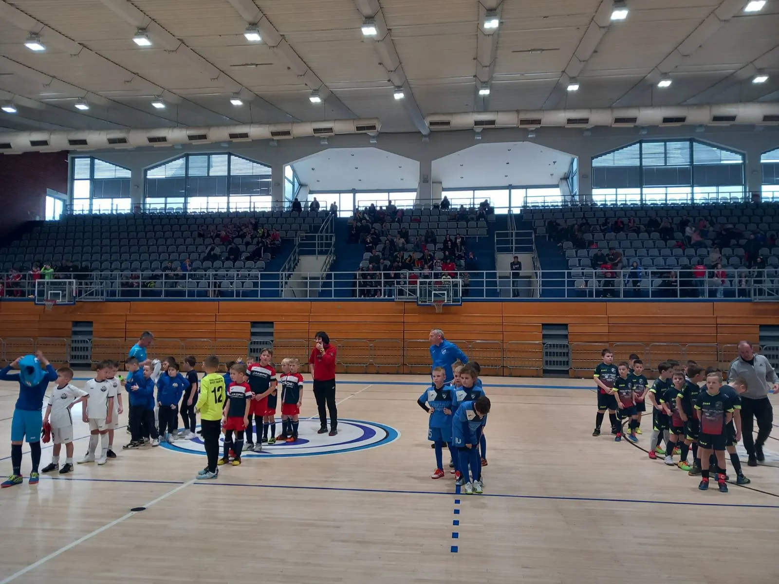 mali nogometaši (90) mali nogometaši (90)