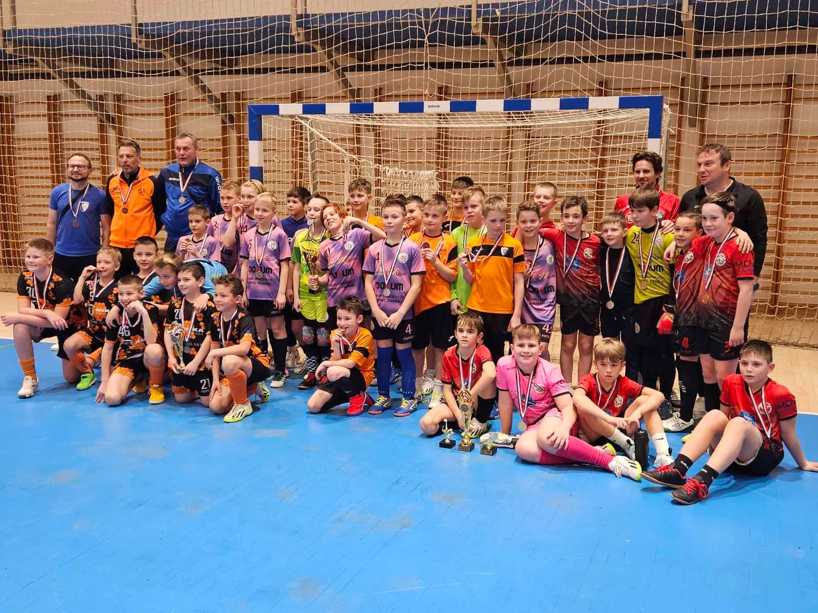 mali nogometaši (99) mali nogometaši (99)