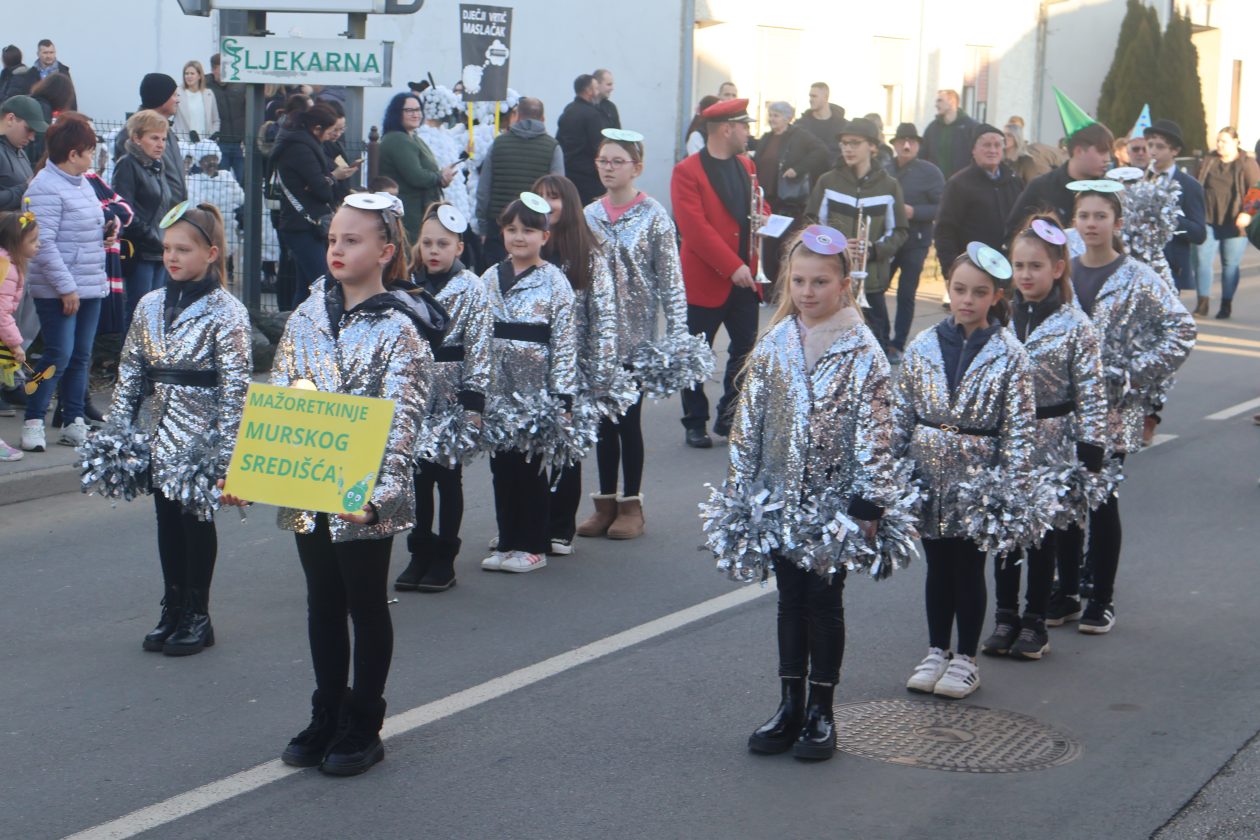 mali serjojnski fašnik (1) mali serjojnski fašnik (1)