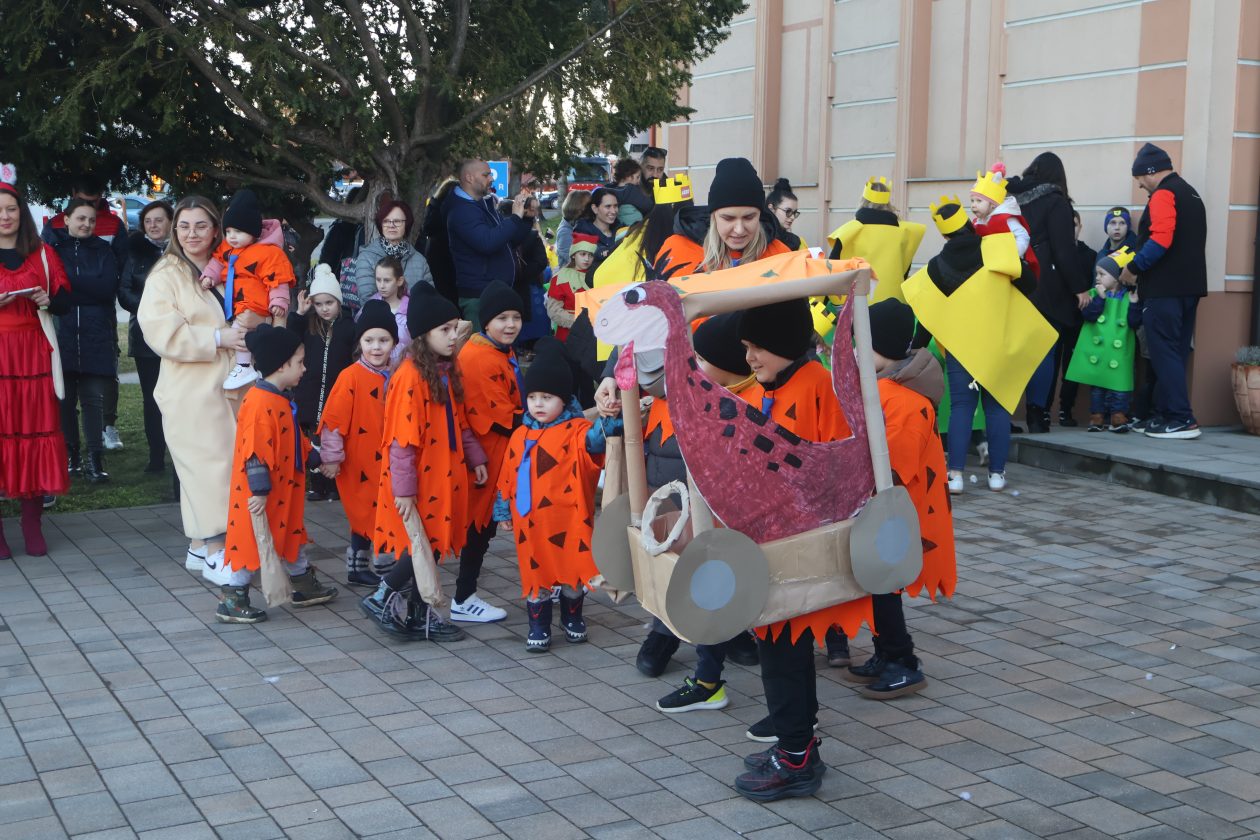 mali serjojnski fašnik (113) mali serjojnski fašnik (113)