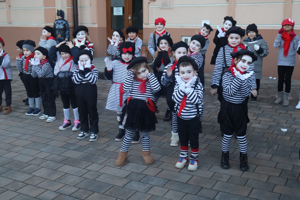 mali serjojnski fašnik (140) mali serjojnski fašnik (140)