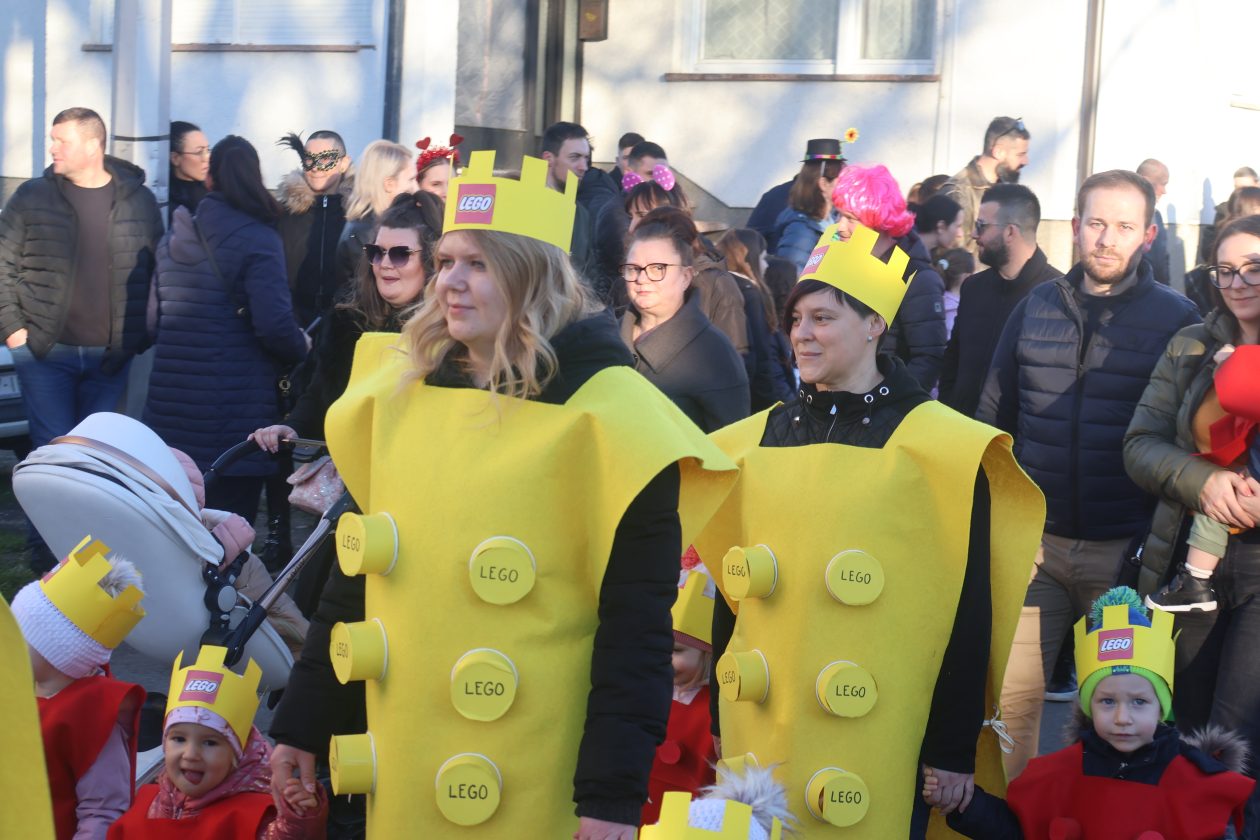 mali serjojnski fašnik (26) mali serjojnski fašnik (26)