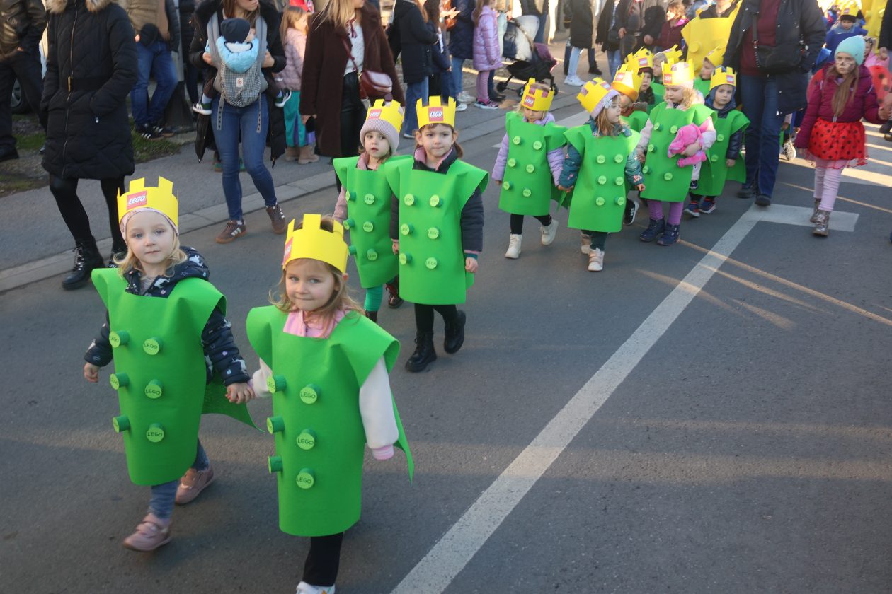 mali serjojnski fašnik (31) mali serjojnski fašnik (31)