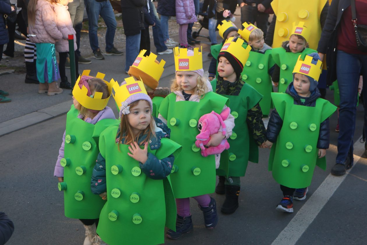 mali serjojnski fašnik (32) mali serjojnski fašnik (32)