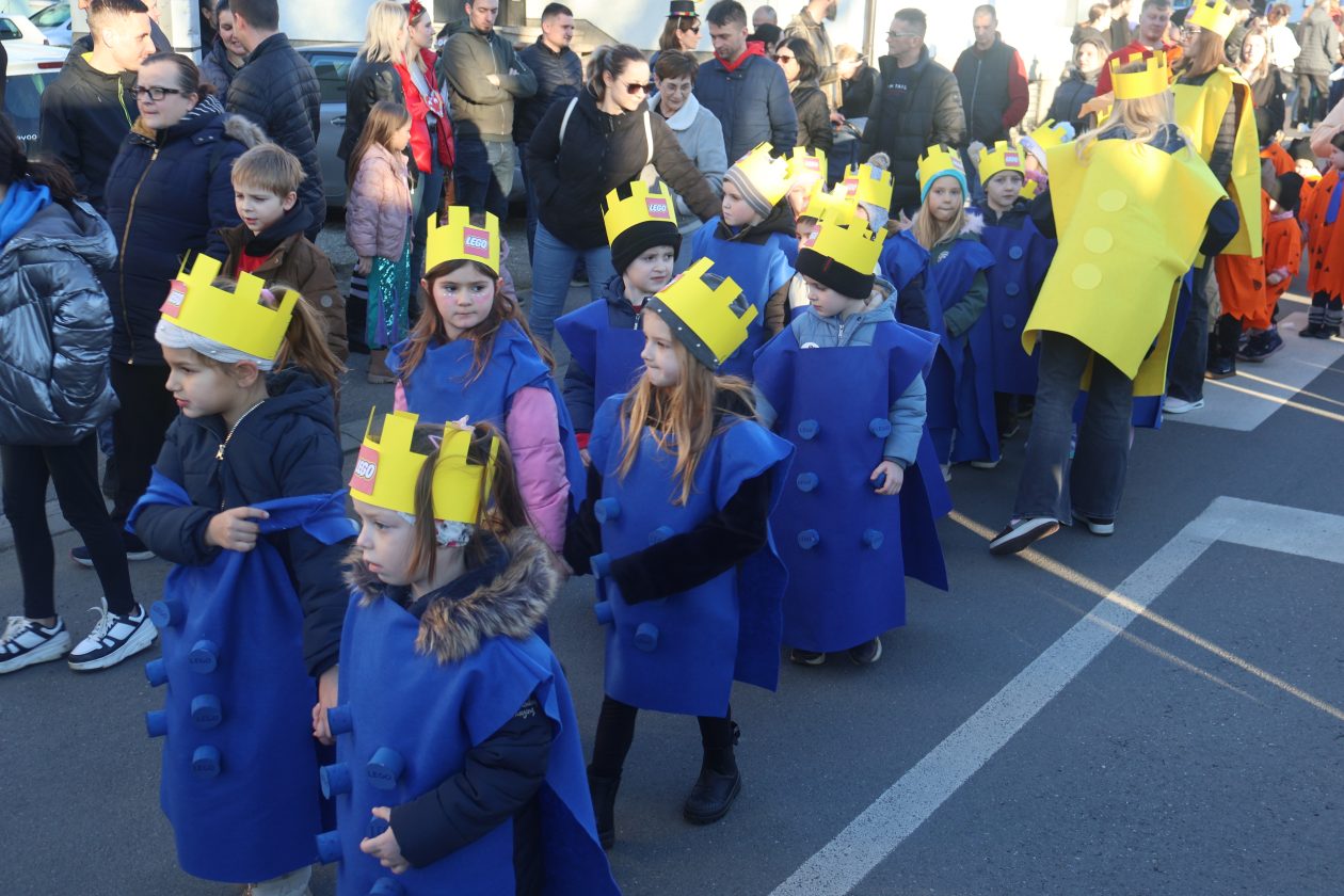 mali serjojnski fašnik (35) mali serjojnski fašnik (35)