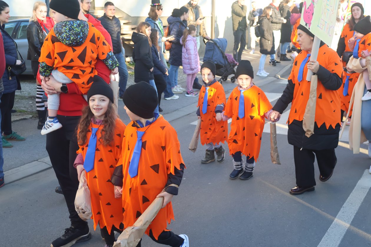 mali serjojnski fašnik (43) mali serjojnski fašnik (43)