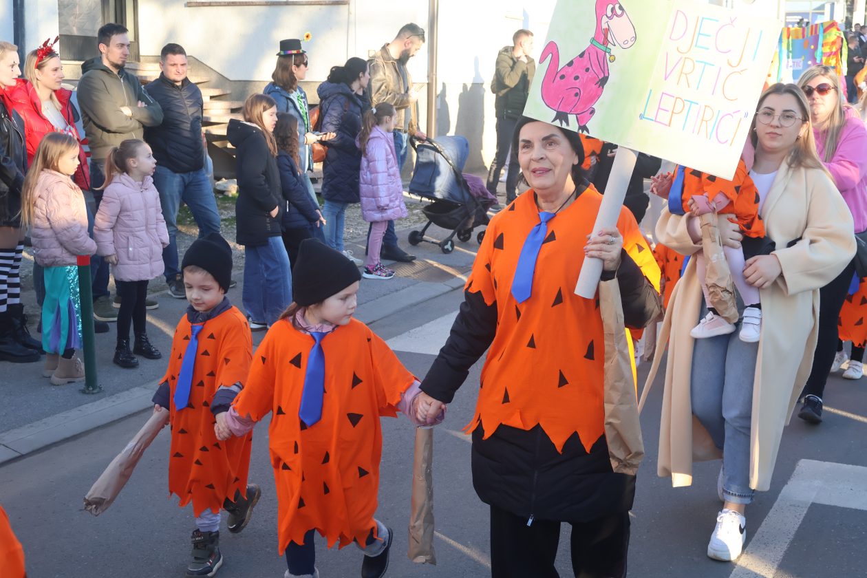 mali serjojnski fašnik (44) mali serjojnski fašnik (44)