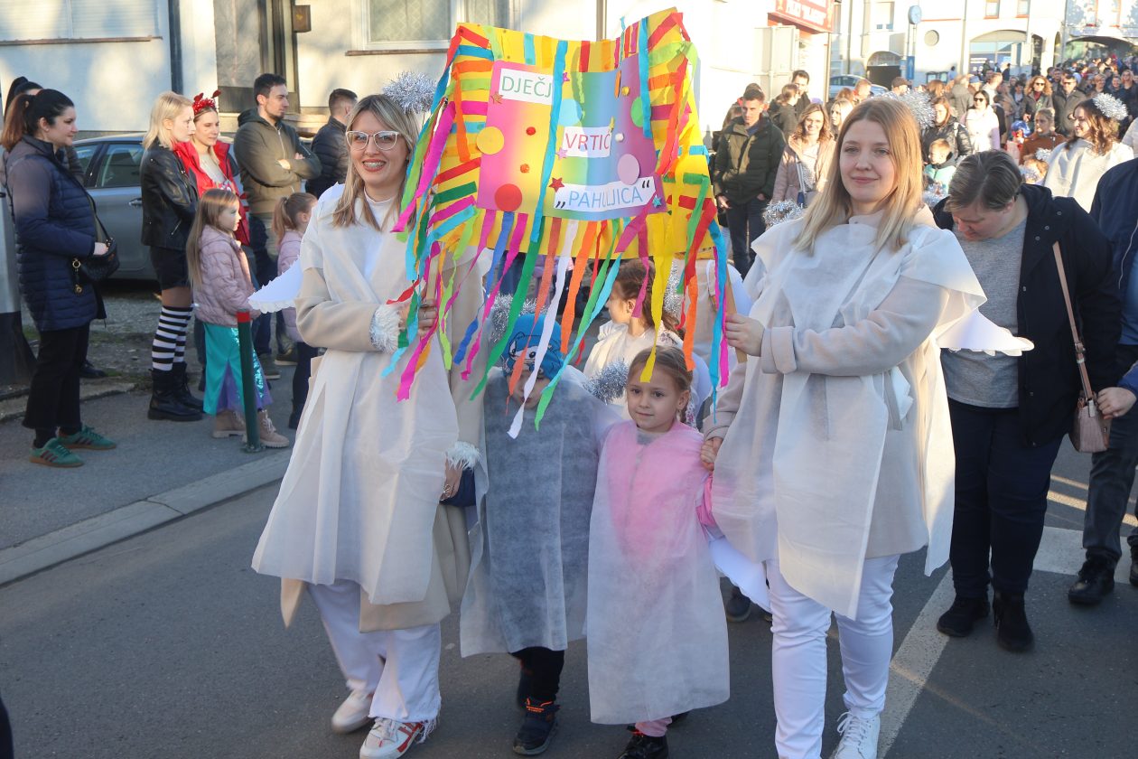 mali serjojnski fašnik (46) mali serjojnski fašnik (46)