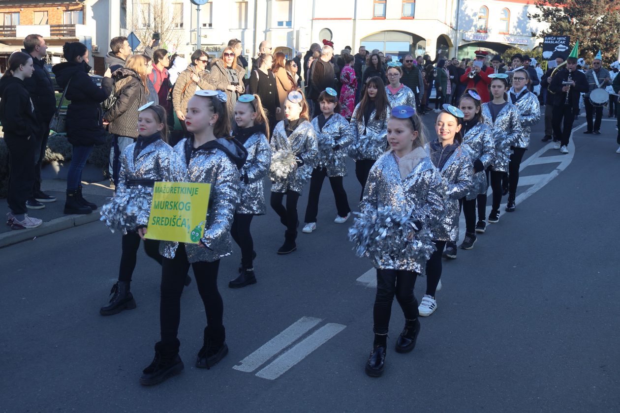 mali serjojnski fašnik (5) mali serjojnski fašnik (5)