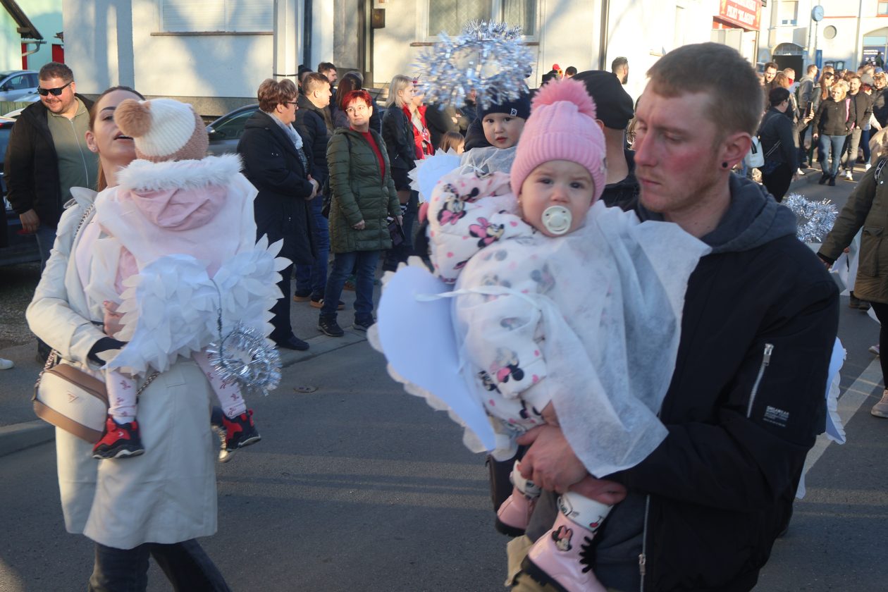 mali serjojnski fašnik (52) mali serjojnski fašnik (52)