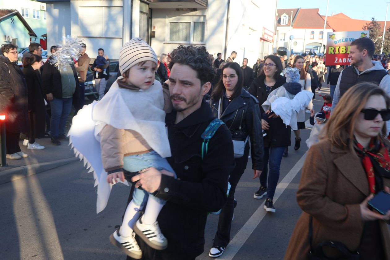 mali serjojnski fašnik (56) mali serjojnski fašnik (56)