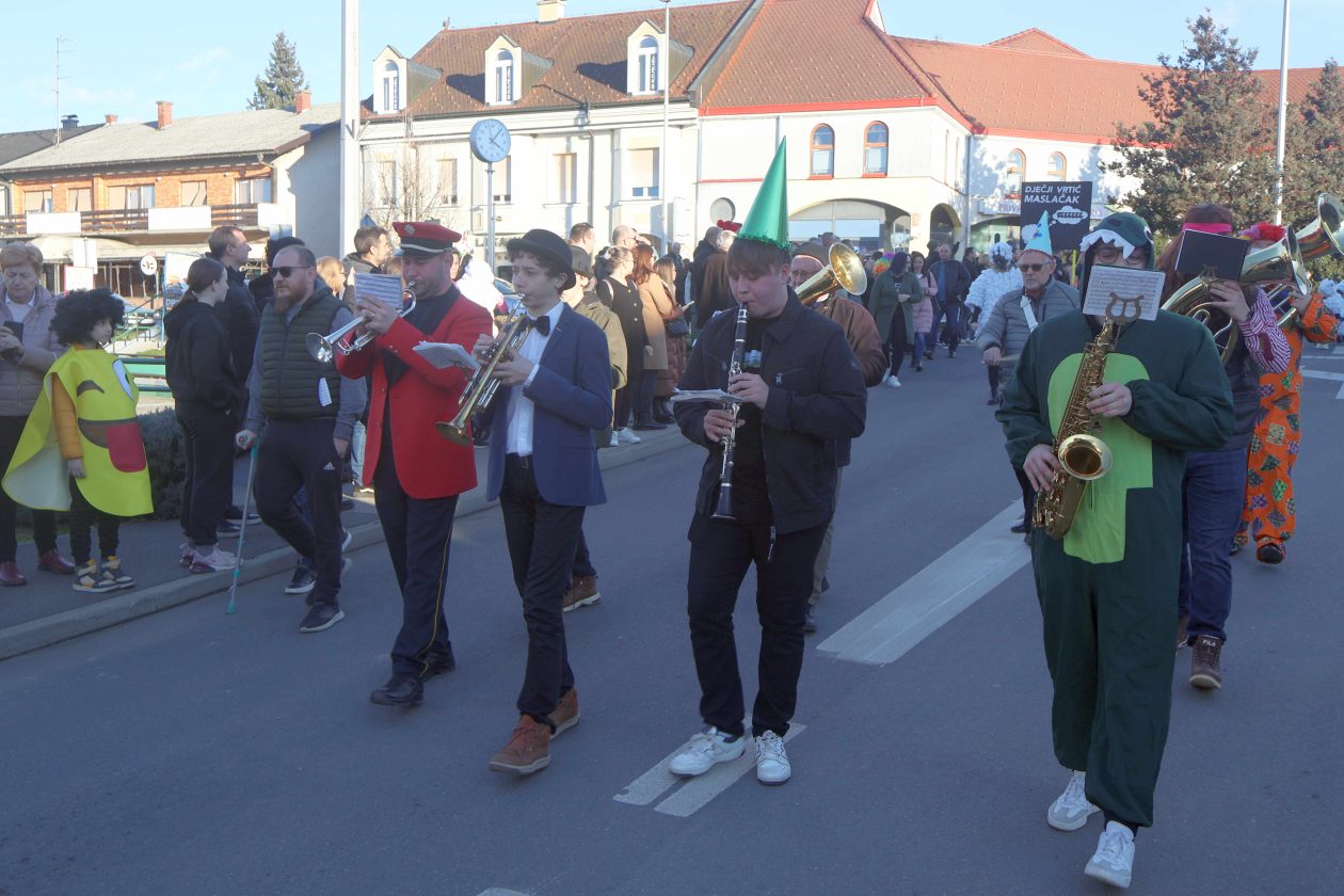 mali serjojnski fašnik (6) mali serjojnski fašnik (6)