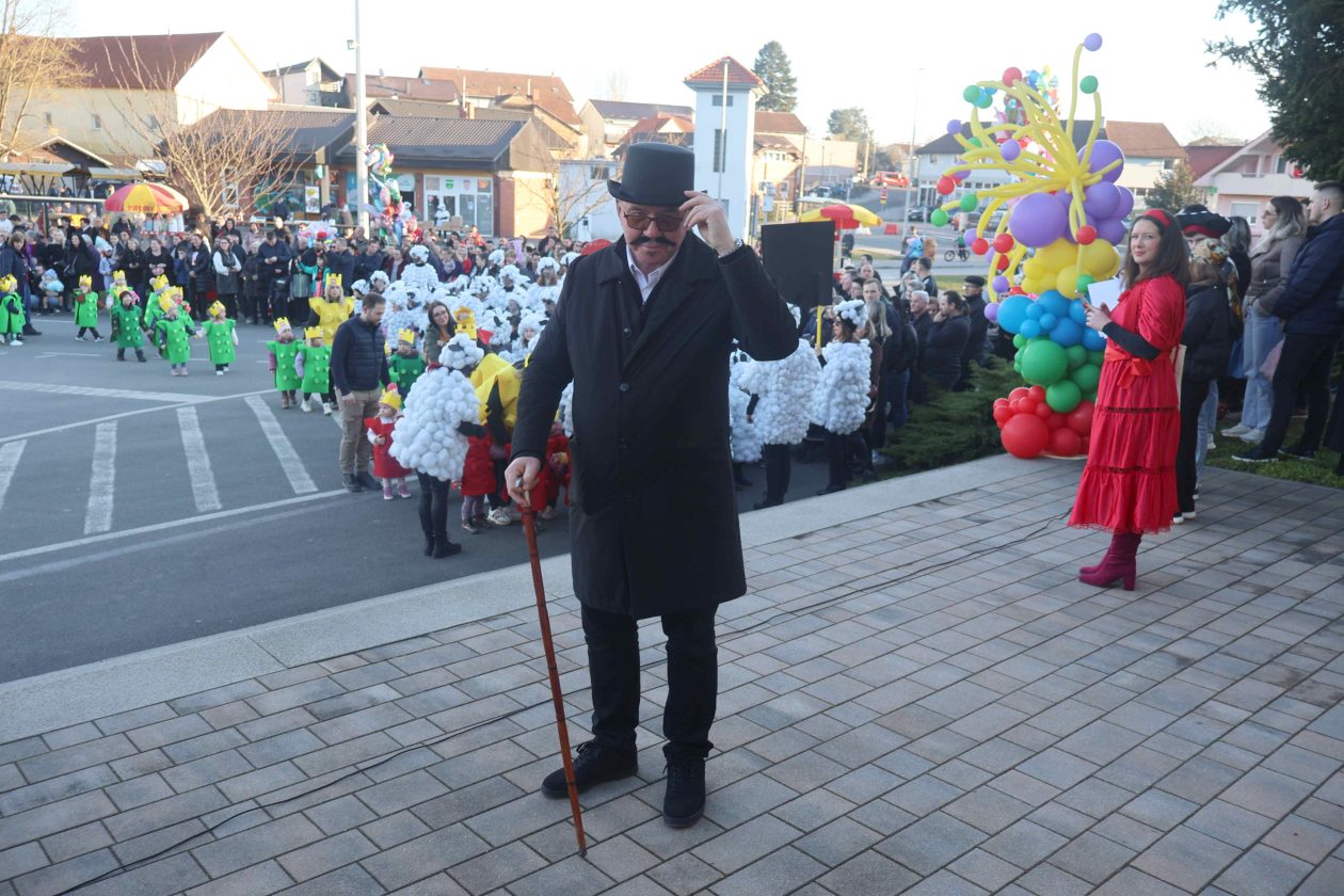 mali serjojnski fašnik (64) mali serjojnski fašnik (64)