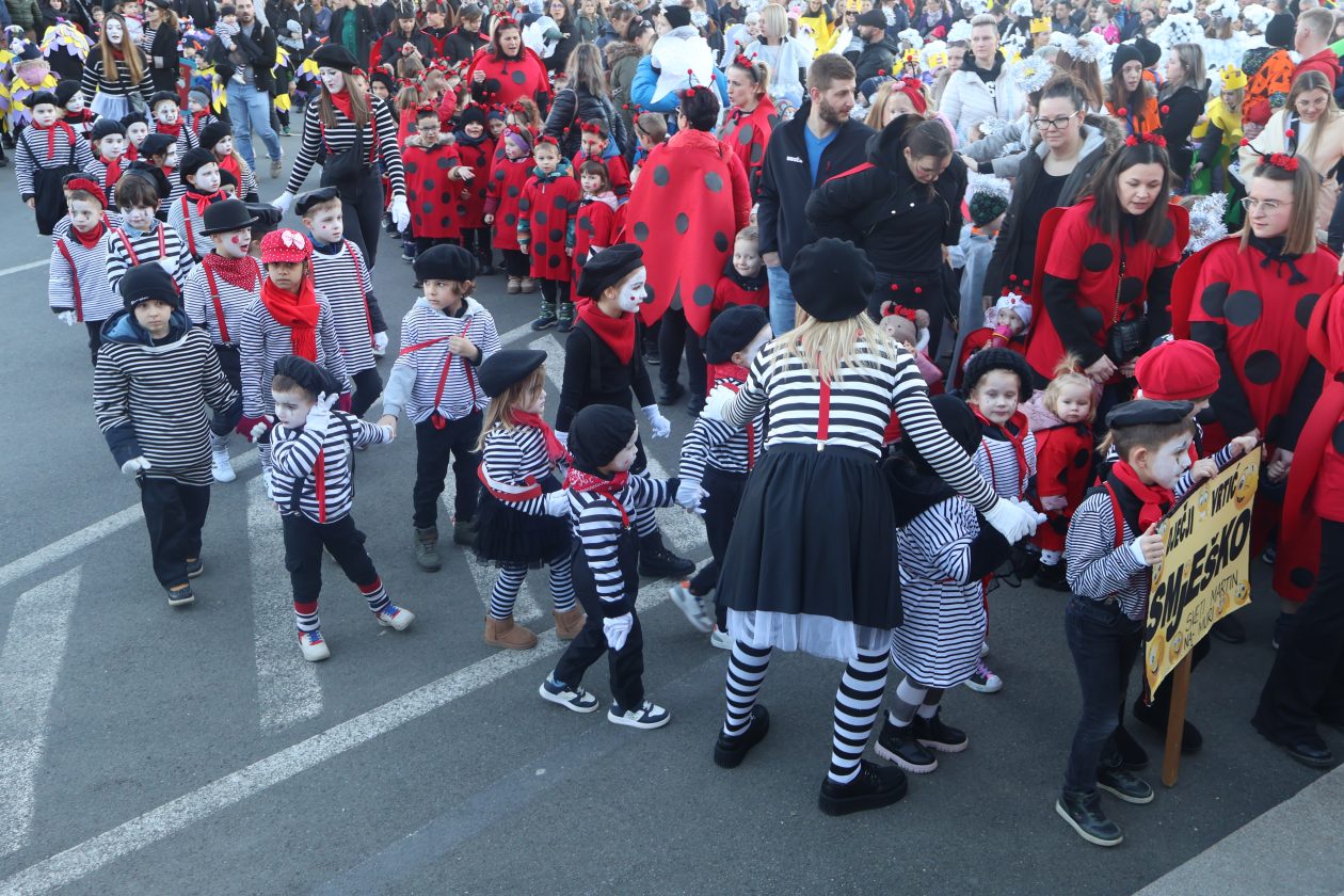 mali serjojnski fašnik (74) mali serjojnski fašnik (74)