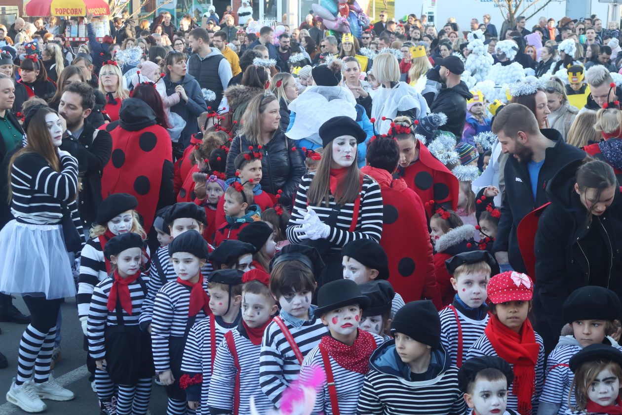 mali serjojnski fašnik (83) mali serjojnski fašnik (83)