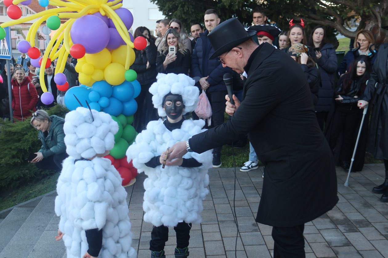 mali serjojnski fašnik (86) mali serjojnski fašnik (86)