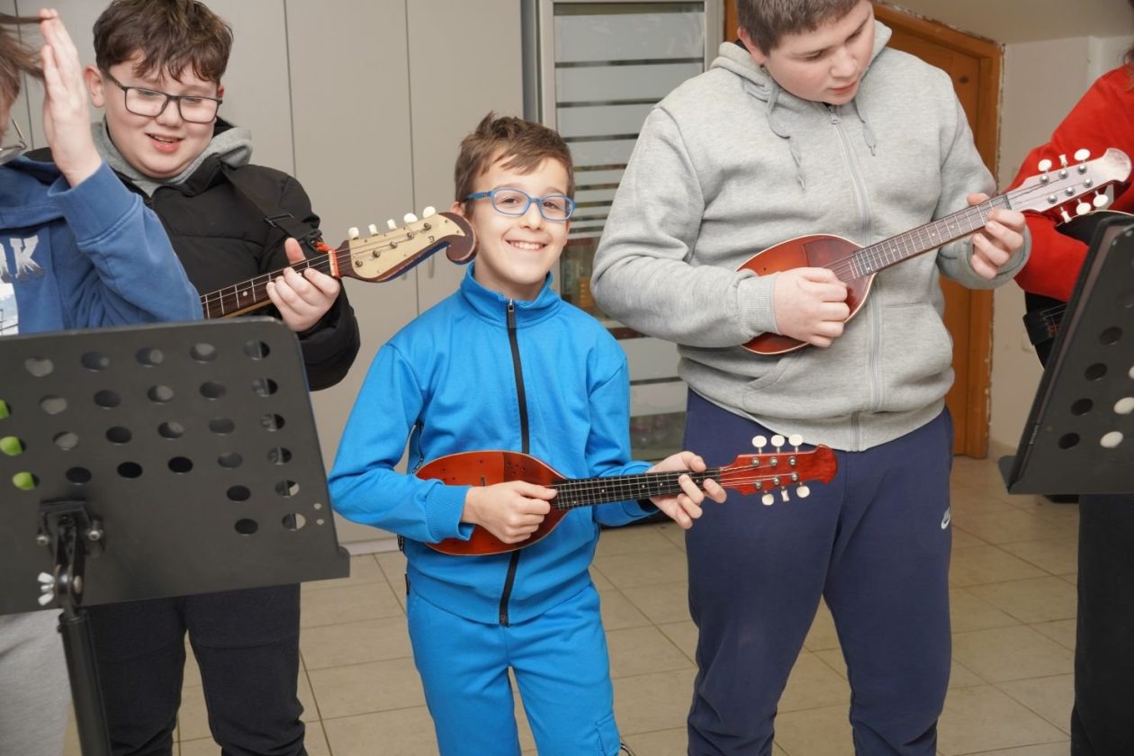 mali tamburaši KUU Zasadbreg (15)