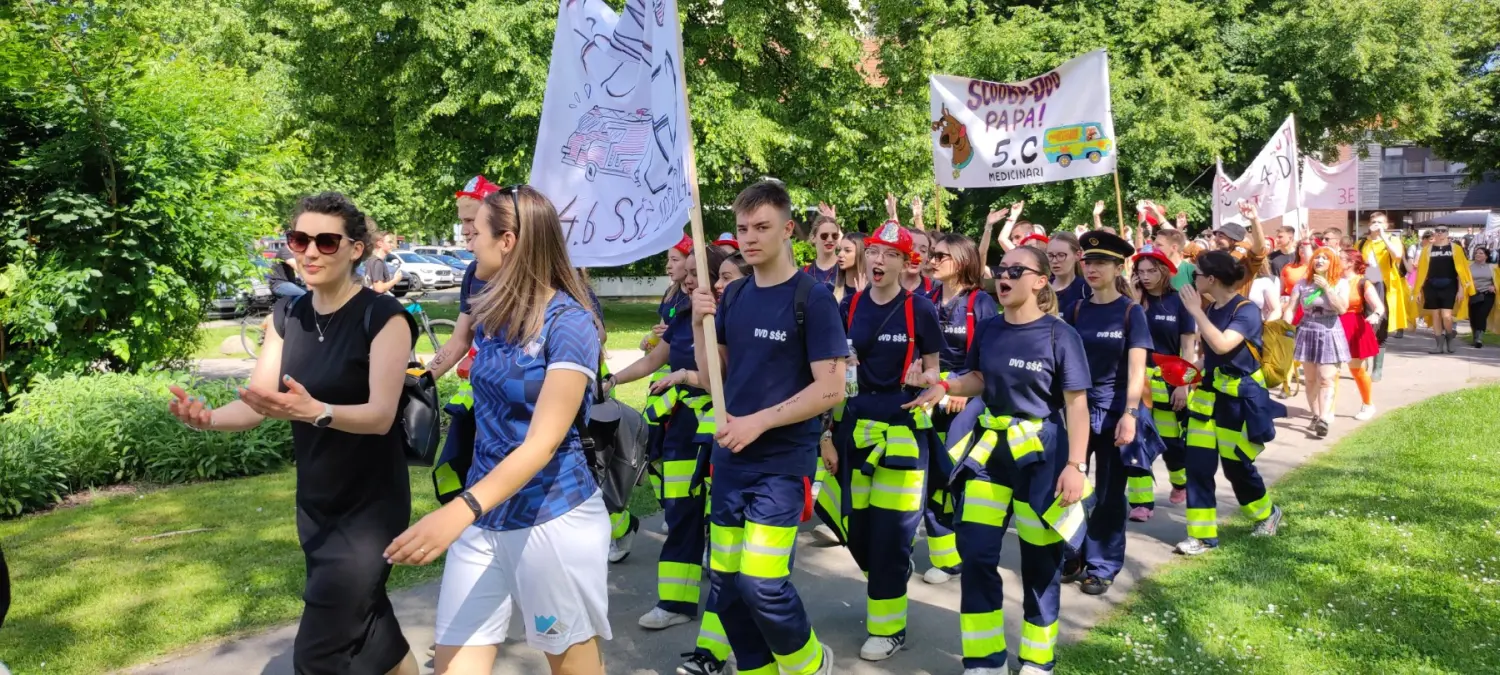 maturanti 2024 maturanti povorka, 2024 (13) maturanti 2024 maturanti povorka, 2024 (13)