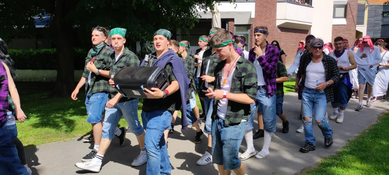 maturanti 2024 maturanti povorka, 2024 (16) maturanti 2024 maturanti povorka, 2024 (16)