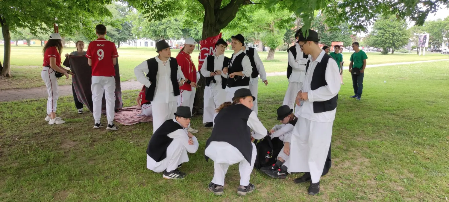 maturanti, src mladost,2024 (6) maturanti, src mladost,2024 (6)