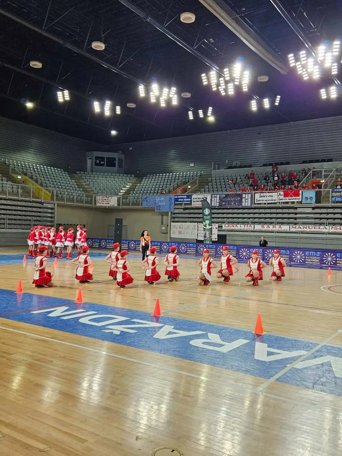 mažoretkinje kotoribe (5)