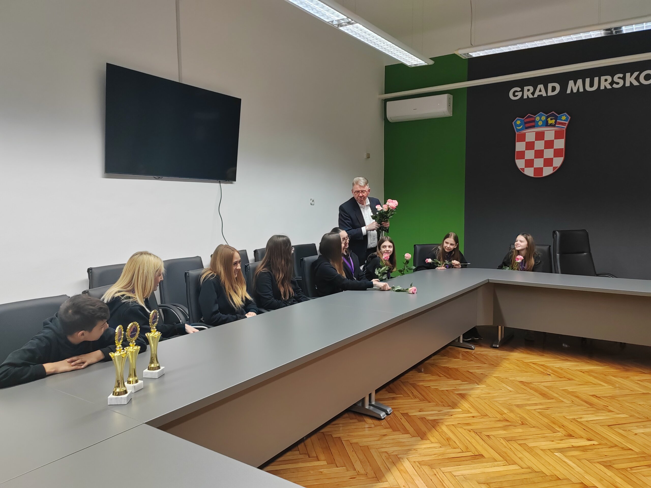 mažoretkinje murskog središća (1) mažoretkinje murskog središća (1)