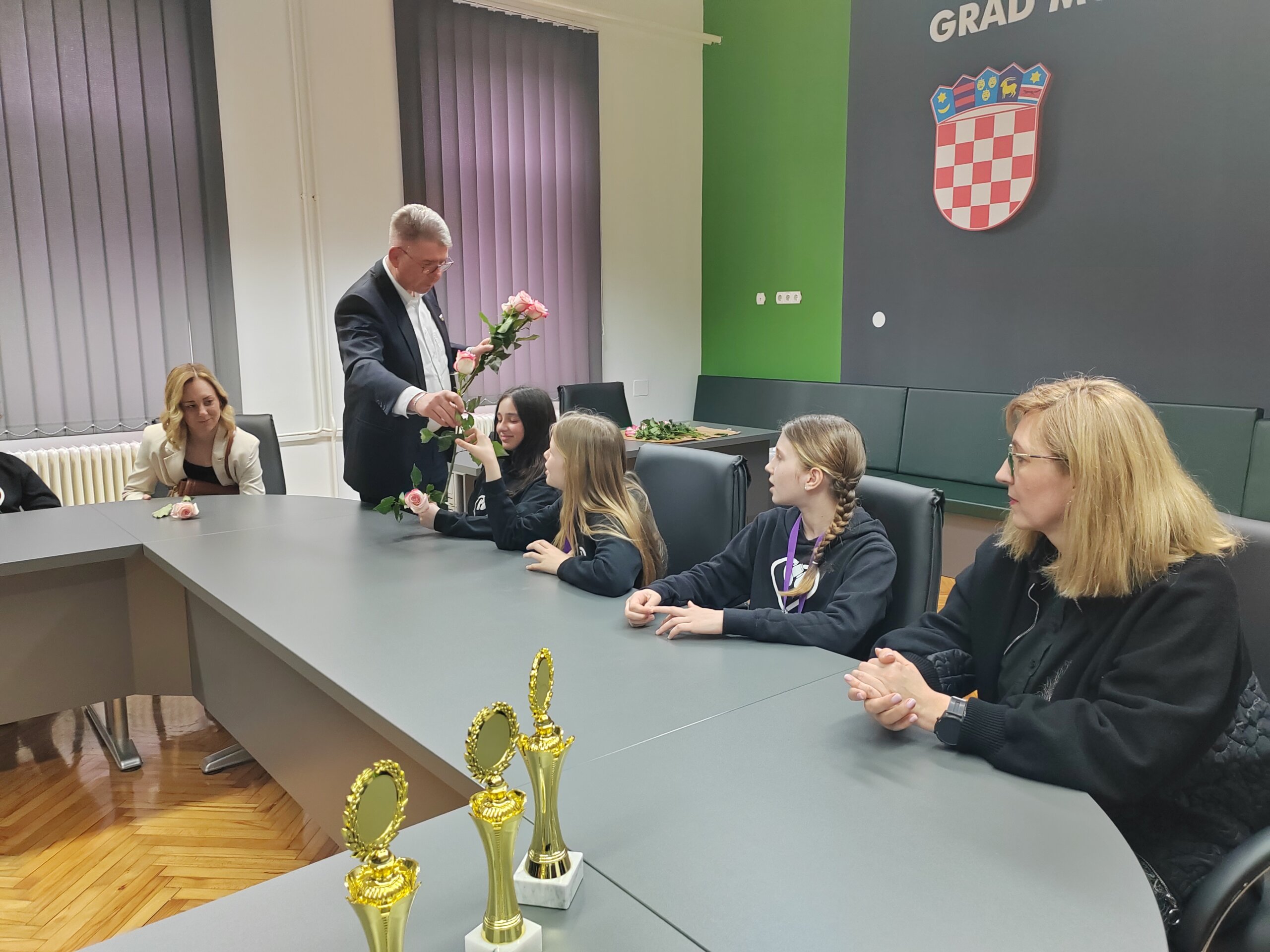 mažoretkinje murskog središća (2) mažoretkinje murskog središća (2)